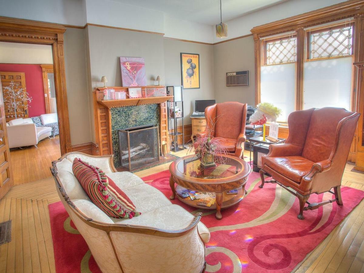 M&M Victorian Bed And Breakfast Marinette Exterior foto